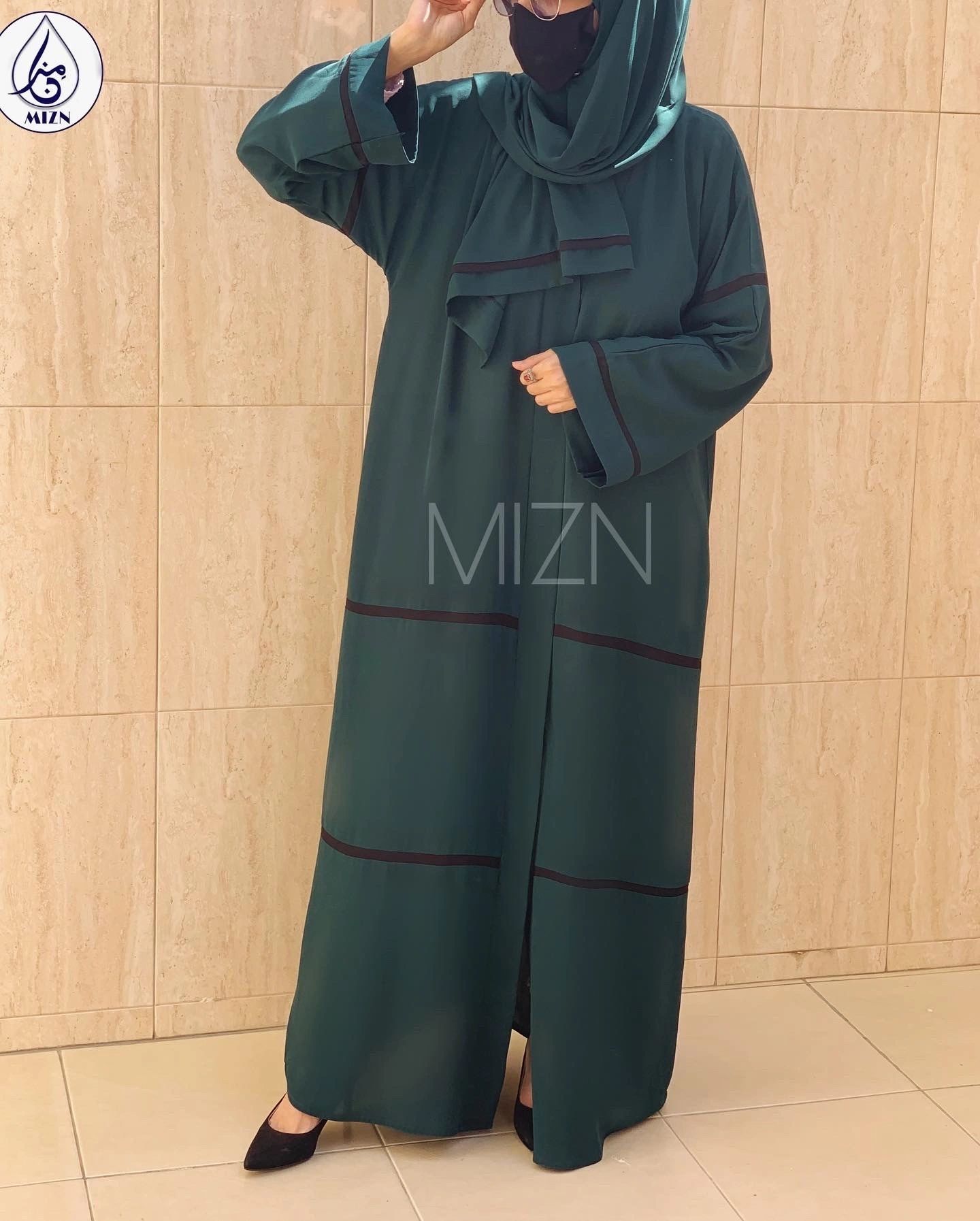 STRIPED ABAYA