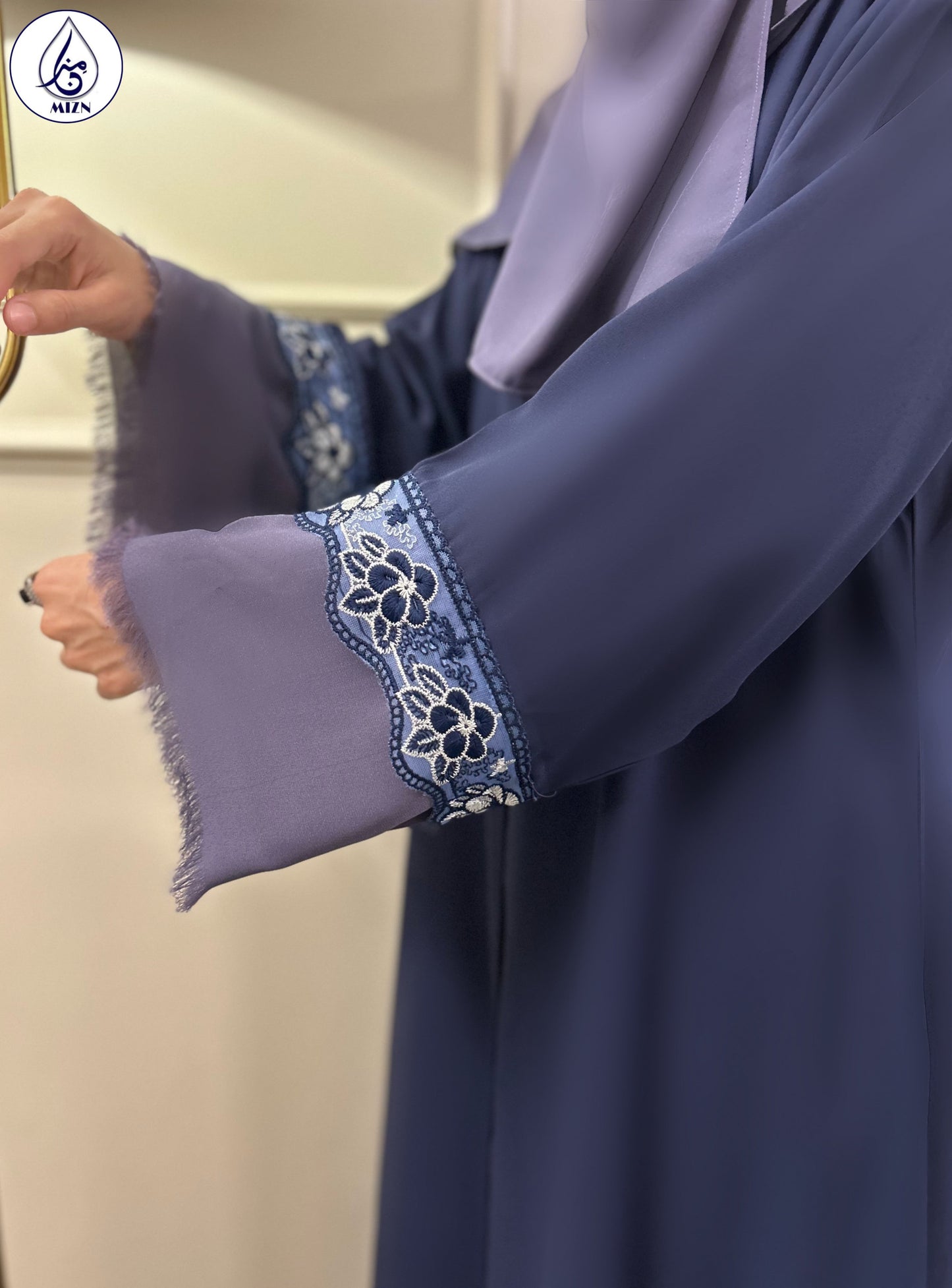 MINA ABAYA